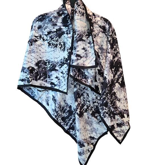 Tahari Handmade Silk Square Scarf Black White Snake Skin Pattern Modern Office - Picture 1 of 5